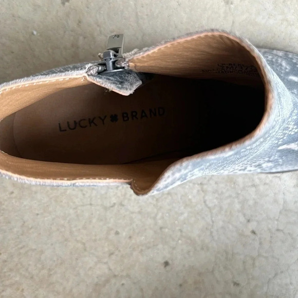 Lucky Brand Faux Snake Skin Booties Size 7 - Picture 4 of 13